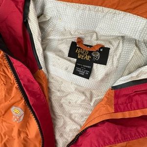 Mountain hardware rain shell. Men’s medium. Zippered vents. Great condition